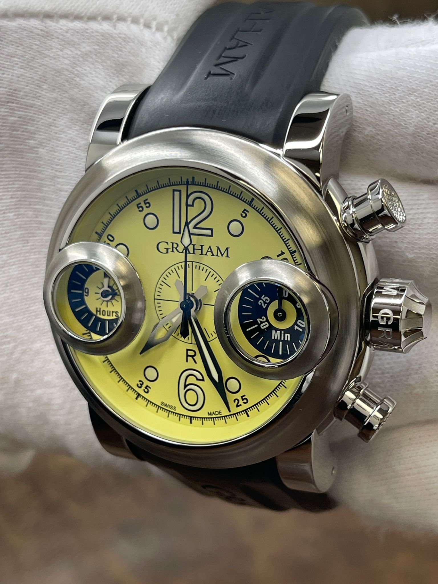 Graham Swordfish Chronograph 46mm L.E 100pcs 2SWAS Yellow Dial Automat ...