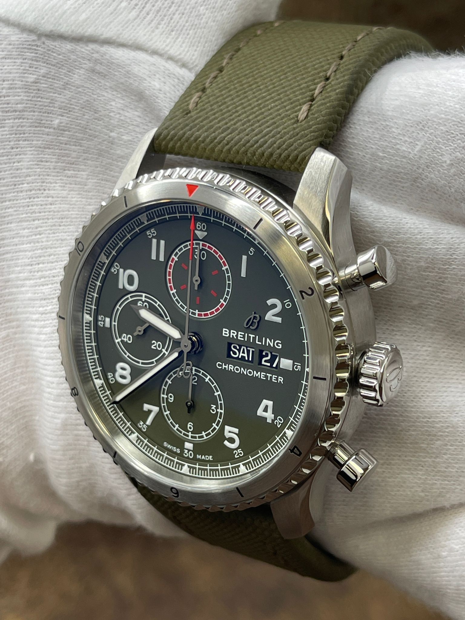 Breitling Aviator 8 Curtiss Warhawk quadrante verde militare Breitling Aviator 8 Curtiss Warhawk quadrante verde militare